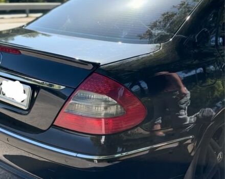 Черный Мерседес 220, объемом двигателя 2.2 л и пробегом 400 тыс. км за 7500 $, фото 3 на Automoto.ua