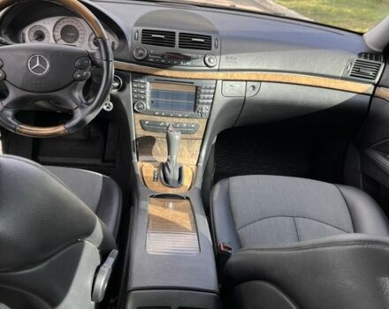 Чорний Мерседес 220, об'ємом двигуна 2.2 л та пробігом 376 тис. км за 9500 $, фото 12 на Automoto.ua