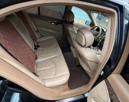 Чорний Мерседес 220, об'ємом двигуна 2.1 л та пробігом 300 тис. км за 7500 $, фото 6 на Automoto.ua