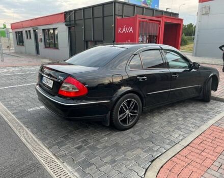 Чорний Мерседес 220, об'ємом двигуна 2.1 л та пробігом 300 тис. км за 7500 $, фото 3 на Automoto.ua