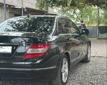 Черный Мерседес 220, объемом двигателя 2 л и пробегом 275 тыс. км за 10000 $, фото 2 на Automoto.ua