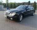 Черный Мерседес 220, объемом двигателя 2.1 л и пробегом 407 тыс. км за 7500 $, фото 1 на Automoto.ua