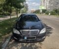 Чорний Мерседес 220, об'ємом двигуна 3 л та пробігом 210 тис. км за 13500 $, фото 2 на Automoto.ua