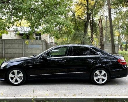Черный Мерседес 220, объемом двигателя 2.1 л и пробегом 269 тыс. км за 13500 $, фото 3 на Automoto.ua
