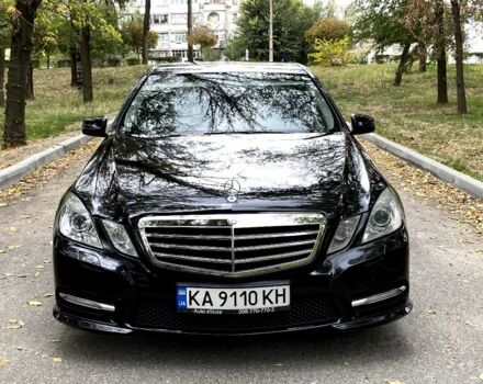 Черный Мерседес 220, объемом двигателя 2.1 л и пробегом 269 тыс. км за 13500 $, фото 1 на Automoto.ua