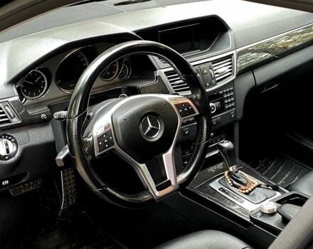 Черный Мерседес 220, объемом двигателя 2.1 л и пробегом 269 тыс. км за 13500 $, фото 11 на Automoto.ua