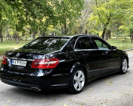 Черный Мерседес 220, объемом двигателя 2.1 л и пробегом 269 тыс. км за 13500 $, фото 6 на Automoto.ua