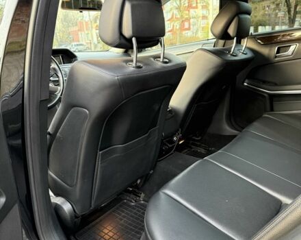 Черный Мерседес 220, объемом двигателя 2.1 л и пробегом 337 тыс. км за 11200 $, фото 14 на Automoto.ua