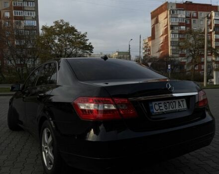 Черный Мерседес 220, объемом двигателя 2.1 л и пробегом 337 тыс. км за 11200 $, фото 4 на Automoto.ua