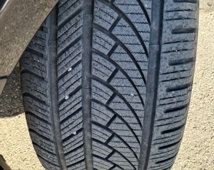 Черный Мерседес 220, объемом двигателя 2.1 л и пробегом 358 тыс. км за 10599 $, фото 2 на Automoto.ua