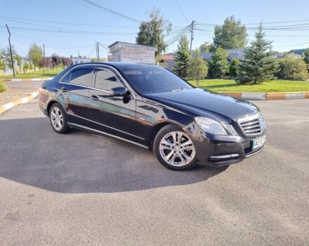 Черный Мерседес 220, объемом двигателя 2.1 л и пробегом 358 тыс. км за 10599 $, фото 10 на Automoto.ua