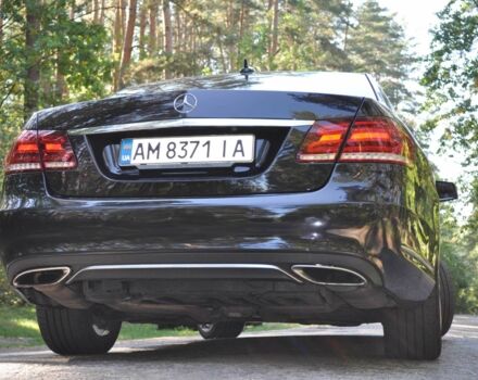 Черный Мерседес 220, объемом двигателя 2.1 л и пробегом 211 тыс. км за 19999 $, фото 22 на Automoto.ua