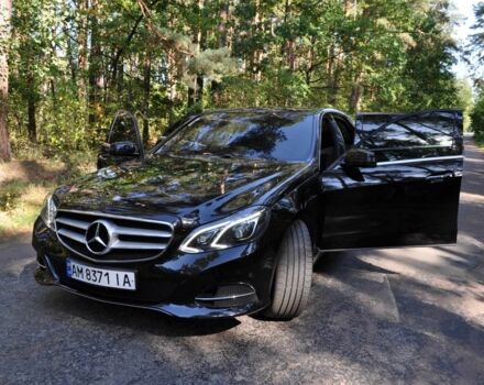 Черный Мерседес 220, объемом двигателя 2.1 л и пробегом 211 тыс. км за 19999 $, фото 3 на Automoto.ua