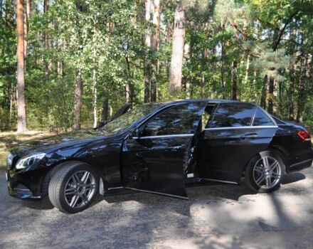 Черный Мерседес 220, объемом двигателя 2.1 л и пробегом 211 тыс. км за 19999 $, фото 4 на Automoto.ua