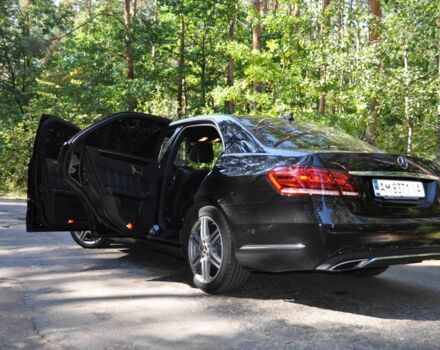 Черный Мерседес 220, объемом двигателя 2.1 л и пробегом 211 тыс. км за 19999 $, фото 6 на Automoto.ua