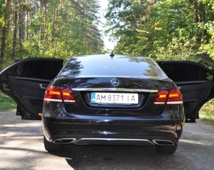 Черный Мерседес 220, объемом двигателя 2.1 л и пробегом 211 тыс. км за 19999 $, фото 7 на Automoto.ua