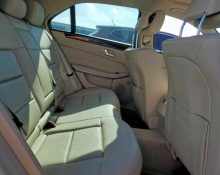 Черный Мерседес 220, объемом двигателя 2.1 л и пробегом 72 тыс. км за 3000 $, фото 9 на Automoto.ua