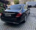 Чорний Мерседес 220, об'ємом двигуна 2 л та пробігом 255 тис. км за 33503 $, фото 2 на Automoto.ua