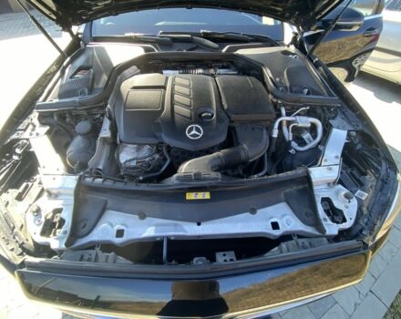 Черный Мерседес 220, объемом двигателя 2 л и пробегом 370 тыс. км за 22500 $, фото 5 на Automoto.ua