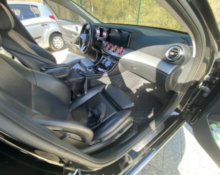 Черный Мерседес 220, объемом двигателя 2 л и пробегом 370 тыс. км за 22500 $, фото 10 на Automoto.ua