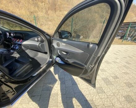 Черный Мерседес 220, объемом двигателя 2 л и пробегом 370 тыс. км за 22500 $, фото 9 на Automoto.ua