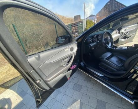 Черный Мерседес 220, объемом двигателя 2 л и пробегом 370 тыс. км за 22500 $, фото 8 на Automoto.ua