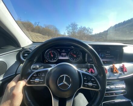 Черный Мерседес 220, объемом двигателя 2 л и пробегом 370 тыс. км за 22500 $, фото 6 на Automoto.ua