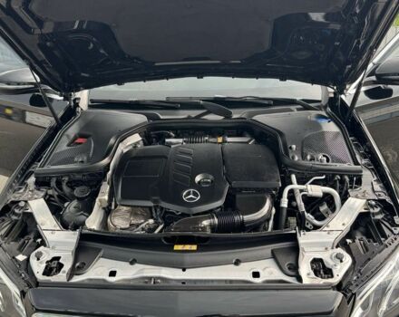 Чорний Мерседес 220, об'ємом двигуна 2 л та пробігом 94 тис. км за 32000 $, фото 4 на Automoto.ua