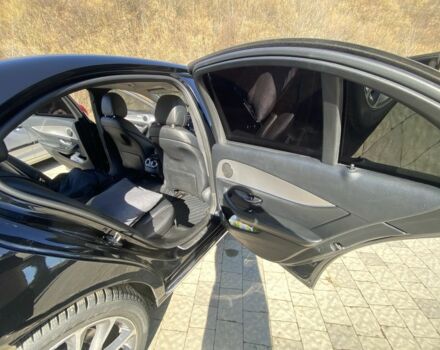 Черный Мерседес 220, объемом двигателя 2 л и пробегом 370 тыс. км за 22500 $, фото 11 на Automoto.ua