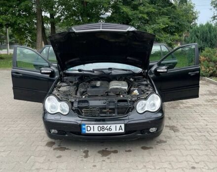 Черный Мерседес 220, объемом двигателя 2.2 л и пробегом 530 тыс. км за 4000 $, фото 5 на Automoto.ua