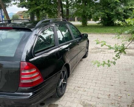 Черный Мерседес 220, объемом двигателя 2.2 л и пробегом 530 тыс. км за 4000 $, фото 3 на Automoto.ua