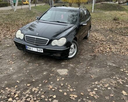 Черный Мерседес 220, объемом двигателя 2.2 л и пробегом 231 тыс. км за 2700 $, фото 1 на Automoto.ua