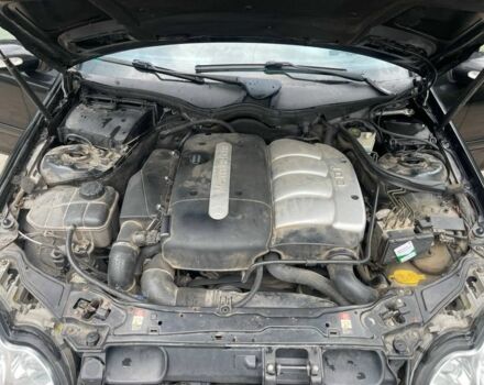 Черный Мерседес 220, объемом двигателя 2.2 л и пробегом 530 тыс. км за 4000 $, фото 4 на Automoto.ua