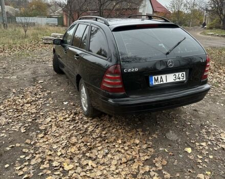 Черный Мерседес 220, объемом двигателя 2.2 л и пробегом 231 тыс. км за 2700 $, фото 3 на Automoto.ua