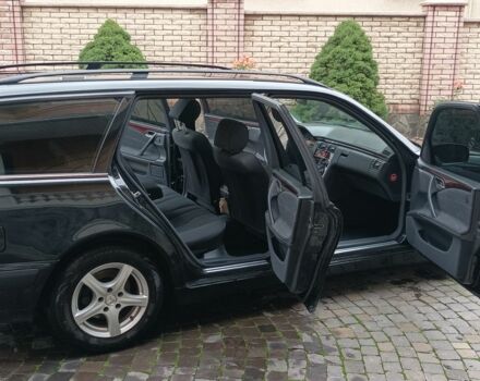 Чорний Мерседес 220, об'ємом двигуна 2.1 л та пробігом 417 тис. км за 6500 $, фото 7 на Automoto.ua