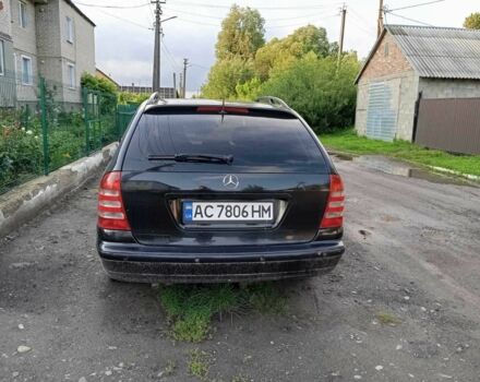 Черный Мерседес 220, объемом двигателя 2.1 л и пробегом 352 тыс. км за 6000 $, фото 5 на Automoto.ua