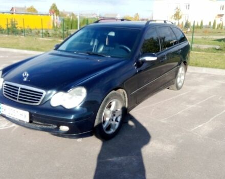 Черный Мерседес 220, объемом двигателя 2.1 л и пробегом 341 тыс. км за 5300 $, фото 3 на Automoto.ua