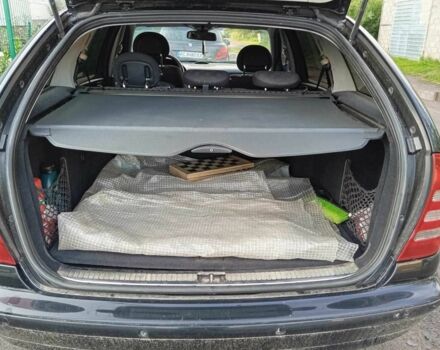 Черный Мерседес 220, объемом двигателя 2.1 л и пробегом 352 тыс. км за 6000 $, фото 8 на Automoto.ua