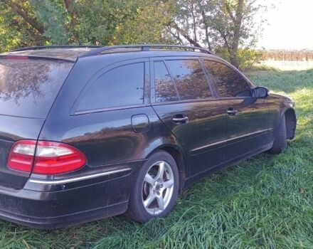 Черный Мерседес 220, объемом двигателя 2 л и пробегом 332 тыс. км за 3300 $, фото 3 на Automoto.ua