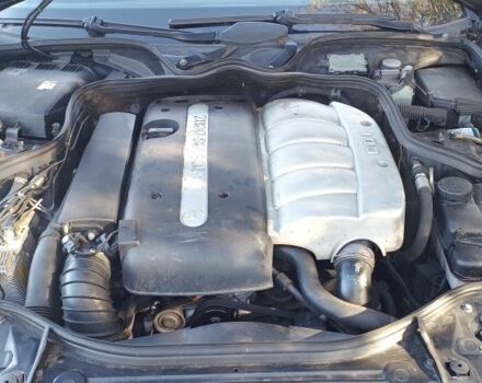 Черный Мерседес 220, объемом двигателя 2 л и пробегом 332 тыс. км за 3300 $, фото 7 на Automoto.ua