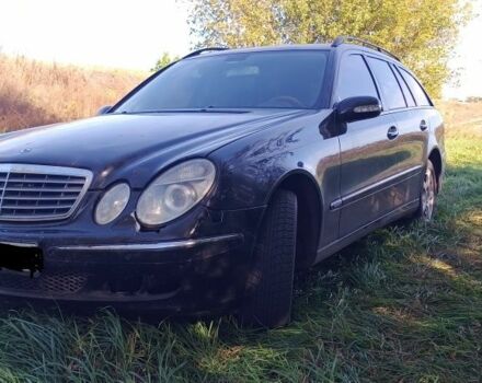 Черный Мерседес 220, объемом двигателя 2 л и пробегом 332 тыс. км за 3300 $, фото 2 на Automoto.ua