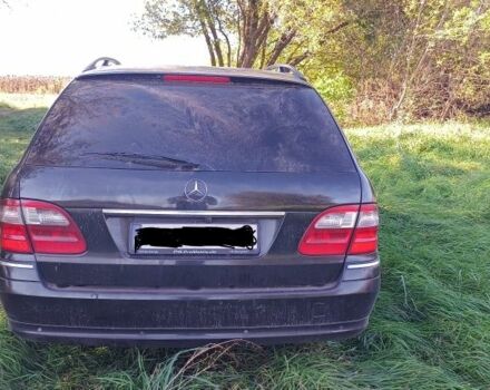 Черный Мерседес 220, объемом двигателя 2 л и пробегом 332 тыс. км за 3300 $, фото 4 на Automoto.ua