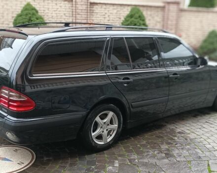 Чорний Мерседес 220, об'ємом двигуна 2.1 л та пробігом 417 тис. км за 6500 $, фото 1 на Automoto.ua