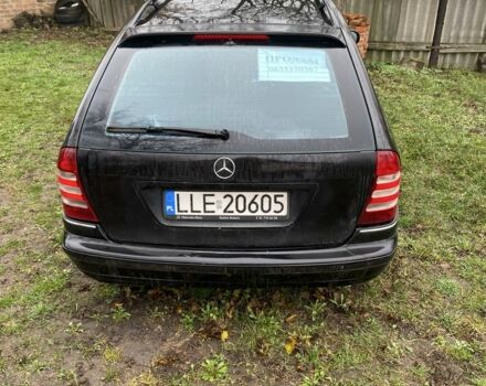 Черный Мерседес 220, объемом двигателя 2.2 л и пробегом 403 тыс. км за 2603 $, фото 1 на Automoto.ua
