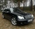 Чорний Мерседес 220, об'ємом двигуна 2.1 л та пробігом 320 тис. км за 4998 $, фото 1 на Automoto.ua