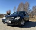 Черный Мерседес 220, объемом двигателя 2.1 л и пробегом 600 тыс. км за 4000 $, фото 1 на Automoto.ua