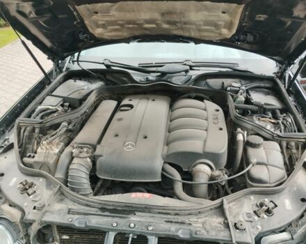Черный Мерседес 220, объемом двигателя 2.1 л и пробегом 320 тыс. км за 5990 $, фото 20 на Automoto.ua