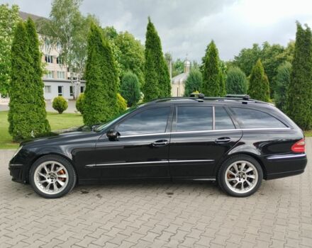 Черный Мерседес 220, объемом двигателя 2.1 л и пробегом 320 тыс. км за 5990 $, фото 17 на Automoto.ua