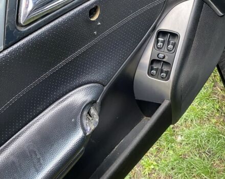 Черный Мерседес 220, объемом двигателя 2.2 л и пробегом 403 тыс. км за 2603 $, фото 4 на Automoto.ua