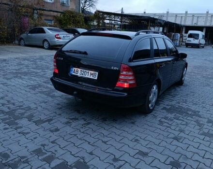 Черный Мерседес 220, объемом двигателя 2.1 л и пробегом 302 тыс. км за 3700 $, фото 3 на Automoto.ua